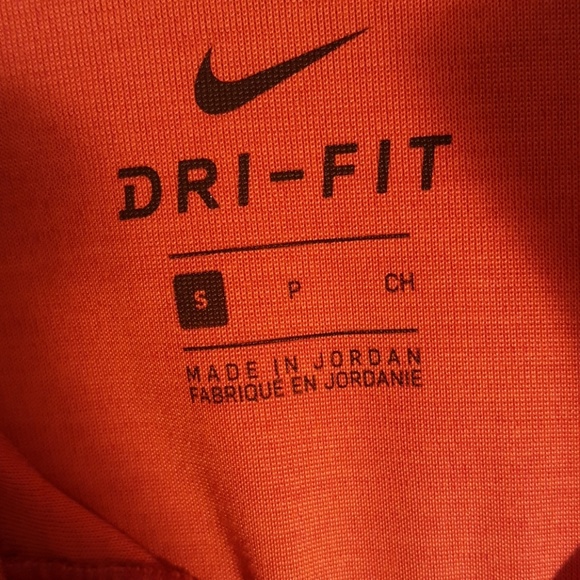 ⛔SOLD⛔ Nike Dri-Fit 1/4 Zip Pullover - Picture 4 of 5